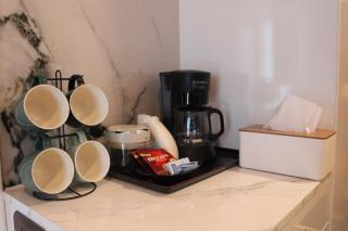 SKYLINE EXECUTIVE STUDIO I 38 Park Avenue, Cebu IT Park I Pool I HS WiFi - 1