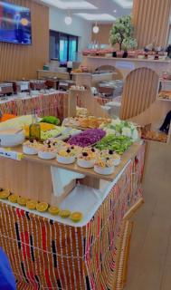 Empire Luxury Hotel - 8