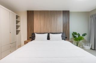 Spacious 1BR in Old town with Workspace Pool Gym Wi-Fi - 6