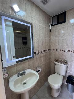 Cozy suite and Jacuzzi overlooking the ocean - 2