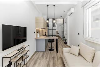 Modern Industrial Studio - 2 minutes from the Metro - 1