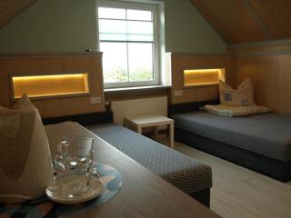 Pod Wydmą pokoje gościnne, smażalnia ryb - 7