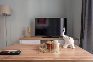 Cozy Apartment Near City Hall - 5