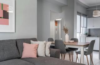 Cozy Apartment Near City Hall - 3