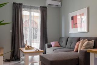 Cozy Apartment Near City Hall - 1