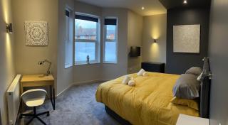 Spacious 3 Bed Apartment Sleeps 8 Parking Garden in Loughborough - 6