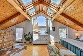 Huvila Haven Lake Front Home with Dock and Hot Tub - 6