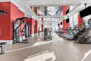 Worldcenter 1BR Condo with Pool Gym 29th Floor - 6