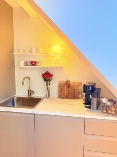 Top Floor Apt with Stunning Fjord View - Walk to Bryggen - 5