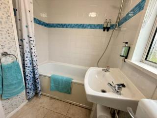 Pet Friendly Chalet Nr Beach with free swimming - 2