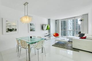 Deluxe Brickell Suite with pool gym & city views - 0