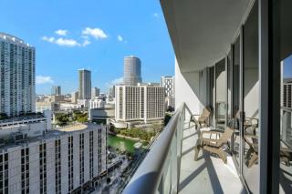 Deluxe Brickell Suite with pool gym & city views - 8