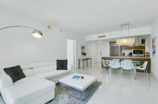 Deluxe Brickell Suite with pool gym & city views - 5