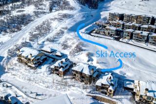 Vintage on the Strand KBM Resorts Ski Out Short Walk Back - Vintage On the Strand Hot Tub 2 Units 6 Bedrooms ML-1345 - 0
