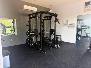 Long Bay Modern Suite, Pool, Beach Access & BBQ - 6