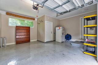 Hill House- Centrally Located, close to everything - 8