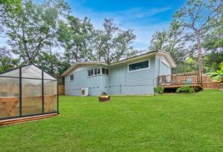 Hill House- Centrally Located, close to everything - 6