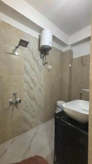 Hotel M Palace Unit Of MDP Ayodhya Near Rammandir - 1