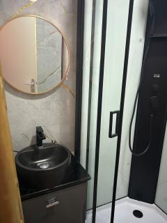 Cozy Studio - Netflix - Prime Video - 8