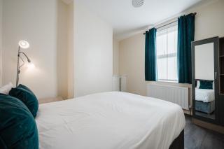 6-Bed Manchester House Ideal for Contractors - 5