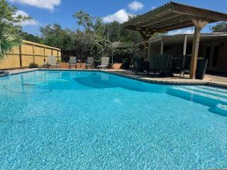 Newly Remodeled 4bedroom house with Private Pool, King Beds, Gym and Game Room - 0
