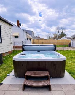 Comfortable 3BR home with workspace & parking - 9