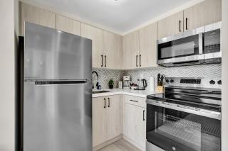 Chic SoBe Suites 727 Collins Gem 1 Min from the Ocean MLT - 4