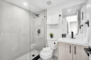 Chic SoBe Suites 727 Collins Gem 1 Min from the Ocean MLT - 2