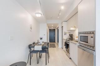 Downtown Toronto Studio with Balcony & Fast WiFi - 6
