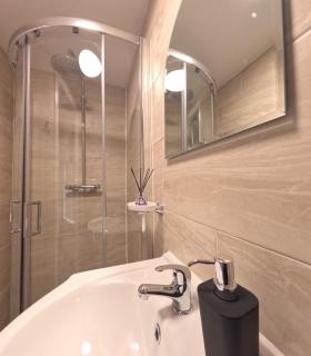 J - Relaxing Double Room City Centre Sheffield - 4