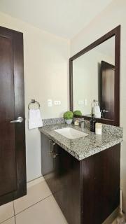 Vista Tower Skyline 3BRM Apt Rooftop Pool and Gym - 1