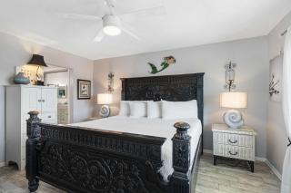Modern 6th-floor condo with furnished balcony ocean views pools & beach access - 3