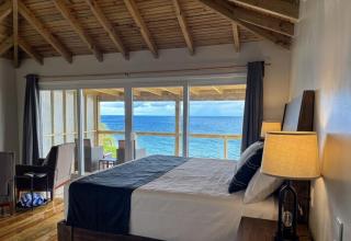 Quatro Vista, Unit B3 Ocean front, 3rd floor king bed - 3