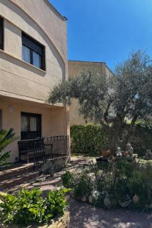 Amplio y Cómodo chalet a 15 minutos del centro con piscina y pistas de tenis - 3