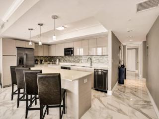 Luxury 3BR Water view 18th-Floor Deck Pool - 9