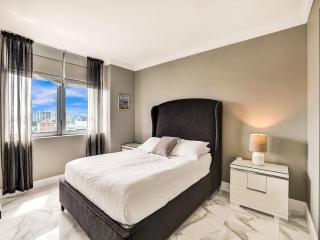 Luxury 3BR Water view 18th-Floor Deck Pool - 8