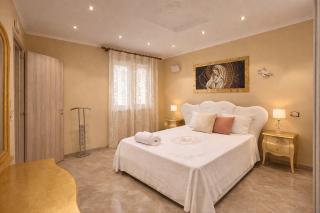 Elegant Suite with Whirlpool & Spacious Terrace - 7