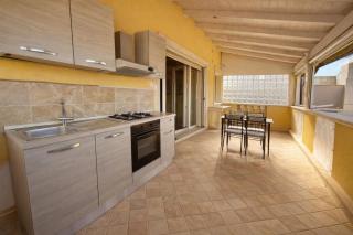 Elegant Suite with Whirlpool & Spacious Terrace - 3