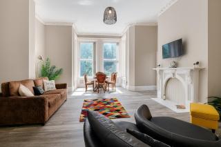 Sky Emerald Manygates Park with Workspace and Private Parking - 0