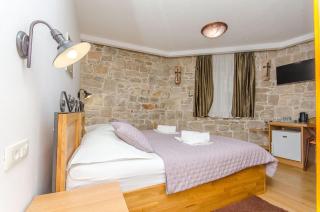 Apartment and Rooms Desideria - 7
