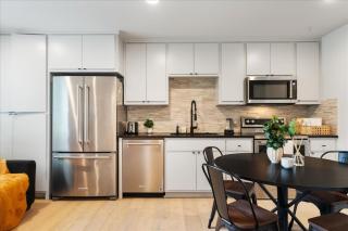 Modern Downtown Apt Fast Wi-Fi & Parking - 9