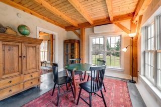 Ski, Hike and Explore Vermont Family Farmhouse! - 2