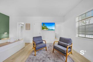 Stylish Studio Retreat - Walk to Dining & Shops - 1