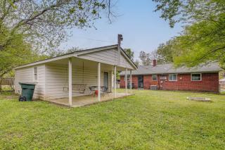 Private Yard! Pet-Friendly Memphis Adventure Hub - 9