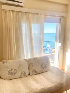 Beachfront Bliss Apartment - 8