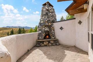 Perfect Family Mountain Getaway with Sauna & Hot Tub - 5