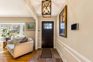 Huge 6 Bedroom Home | Family & Group Friendly - 4