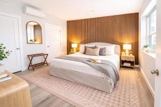 Yale Getaway King Bed Central Location - 8