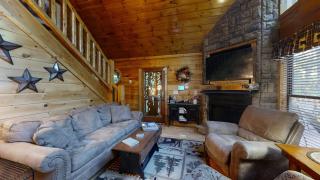 Wuzzy's Flophouse cabin - 8