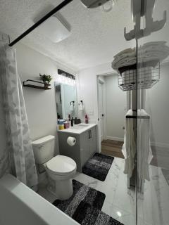 Private Stylish Suite, Just Bring Your Bags - 1